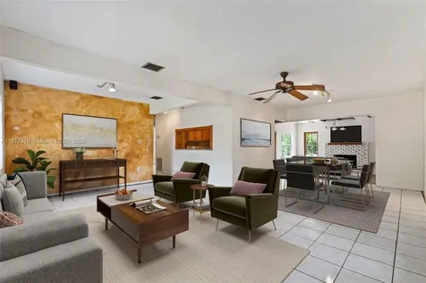 7862 SW 67th Avenue South Miami FL 33143