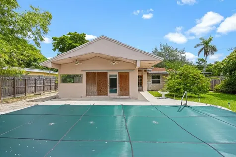 7862 SW 67th Avenue South Miami FL 33143