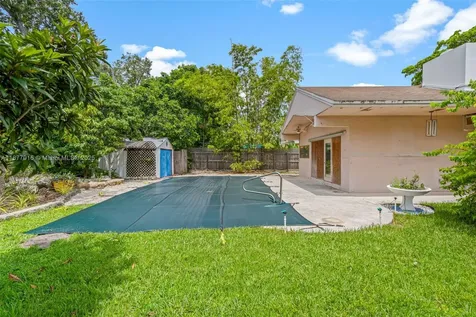7862 SW 67th Avenue South Miami FL 33143