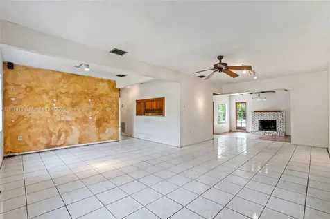 7862 SW 67th Avenue South Miami FL 33143