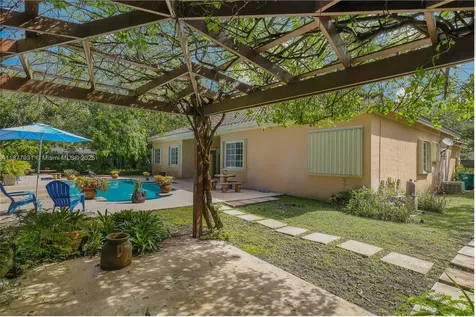 16002 SW 84th Court Palmetto Bay FL 33157