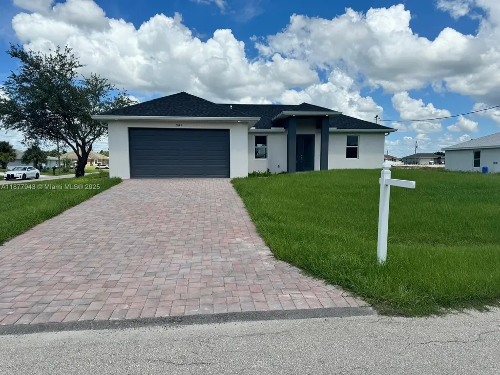 2044 Crawford Avenue N Lehigh Acres FL 33971