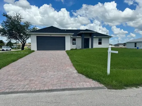 2044 Crawford Avenue N Lehigh Acres FL 33971