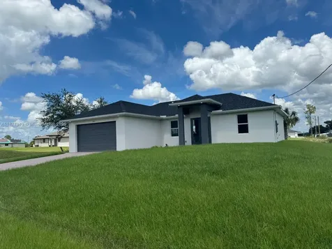2044 Crawford Avenue N Lehigh Acres FL 33971