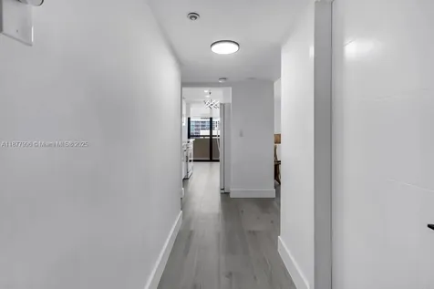 2555 Collins Avenue Miami Beach FL 33140