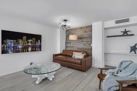2555 Collins Avenue Miami Beach FL 33140