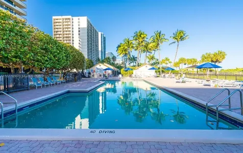 2555 Collins Avenue Miami Beach FL 33140