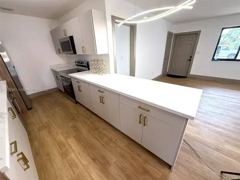 7221 Freedom Street Hollywood FL 33024