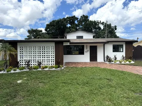 7221 Freedom Street Hollywood FL 33024