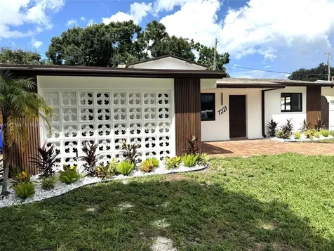 7221 Freedom Street Hollywood FL 33024