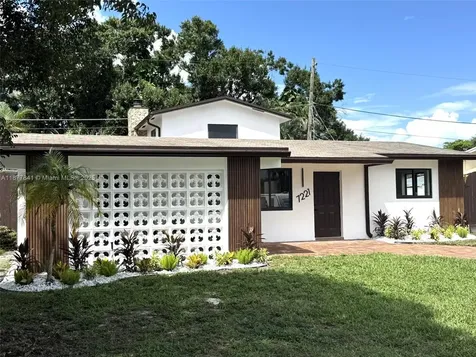7221 Freedom Street Hollywood FL 33024