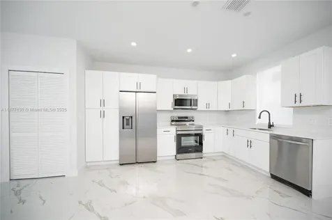 238NW 2nd Street Florida City FL 33034