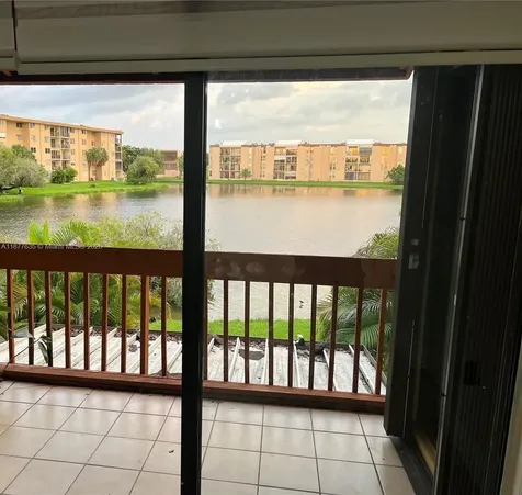 8875 Fontainebleau Boulevard Miami FL 33172