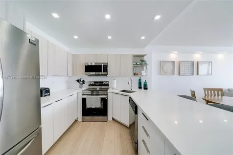 5601 Collins Avenue Miami Beach FL 33140