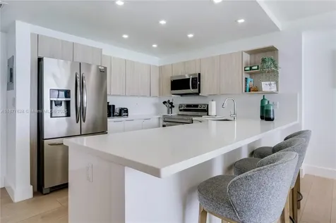 5601 Collins Avenue Miami Beach FL 33140