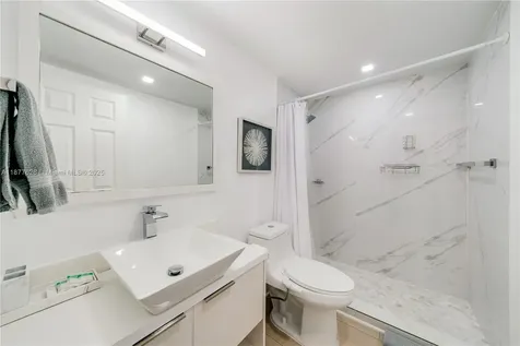 5601 Collins Avenue Miami Beach FL 33140