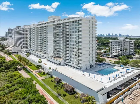 5601 Collins Avenue Miami Beach FL 33140