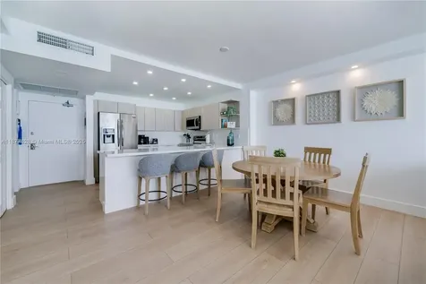 5601 Collins Avenue Miami Beach FL 33140
