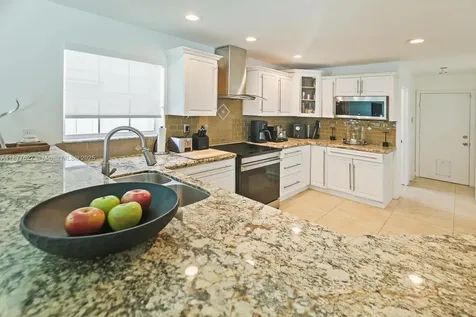 9431 SW 212th Terrace Cutler Bay FL 33189