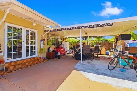 8571 SW 30th Street Miami FL 33155