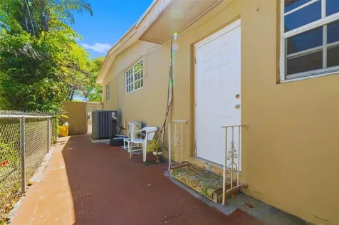 8571 SW 30th Street Miami FL 33155
