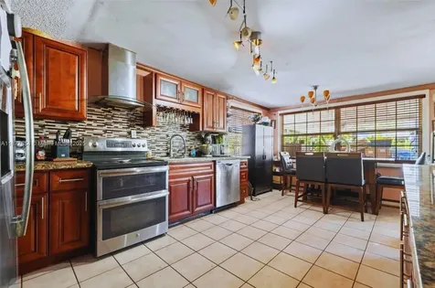 8571 SW 30th Street Miami FL 33155