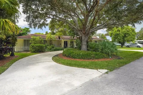 13900 SW 72nd Court Palmetto Bay FL 33158