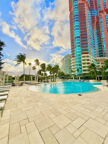 300 S Pointe Drive Miami Beach FL 33139