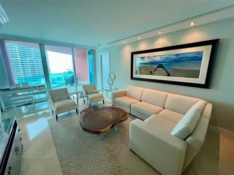 300 S Pointe Drive Miami Beach FL 33139