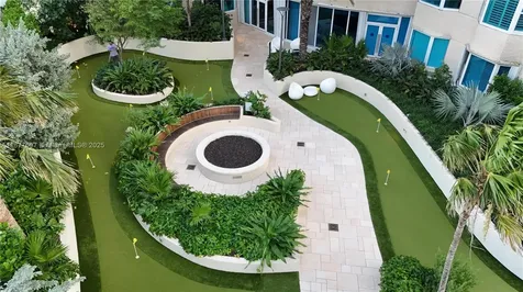 300 S Pointe Drive Miami Beach FL 33139