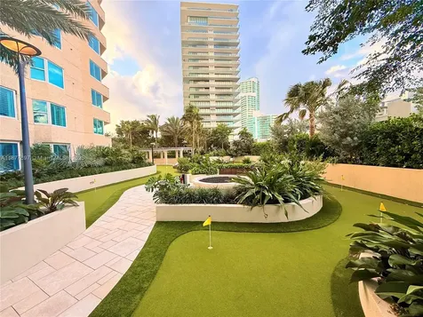 300 S Pointe Drive Miami Beach FL 33139
