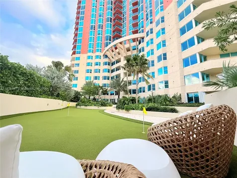 300 S Pointe Drive Miami Beach FL 33139