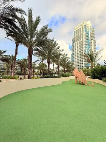 300 S Pointe Drive Miami Beach FL 33139