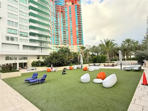 300 S Pointe Drive Miami Beach FL 33139