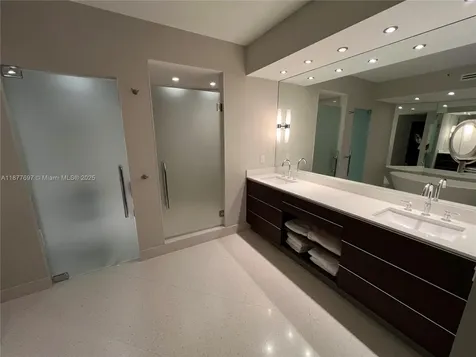 300 S Pointe Drive Miami Beach FL 33139