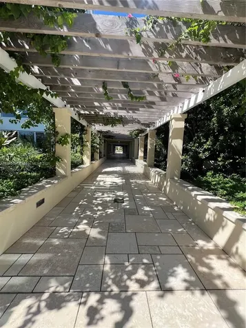300 S Pointe Drive Miami Beach FL 33139