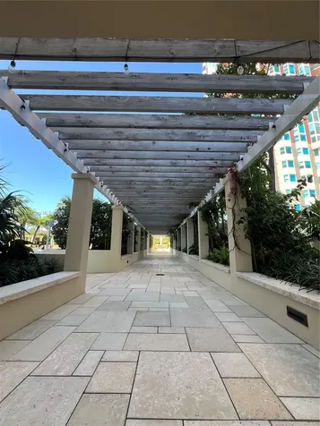 300 S Pointe Drive Miami Beach FL 33139