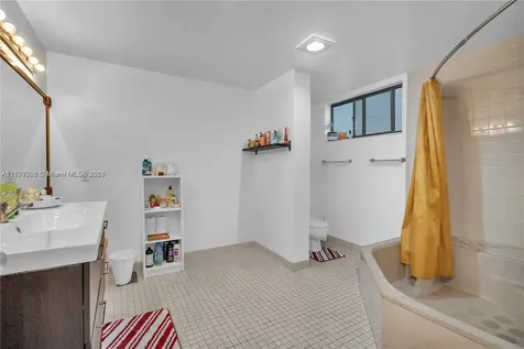 491 Ives Dairy Road Miami FL 33179