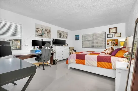 491 Ives Dairy Road Miami FL 33179