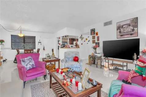 491 Ives Dairy Road Miami FL 33179