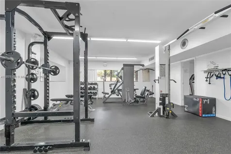 491 Ives Dairy Road Miami FL 33179