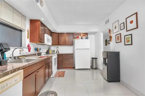491 Ives Dairy Road Miami FL 33179
