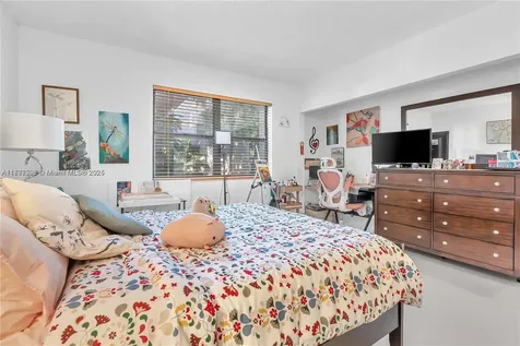 491 Ives Dairy Road Miami FL 33179
