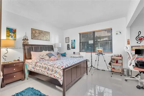 491 Ives Dairy Road Miami FL 33179