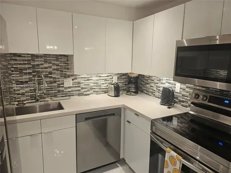5161 Collins Avenue Miami Beach FL 33140
