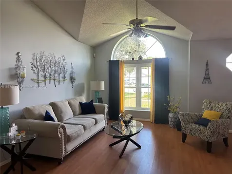 1638 Liggins Avenue Kissimmee FL 34744