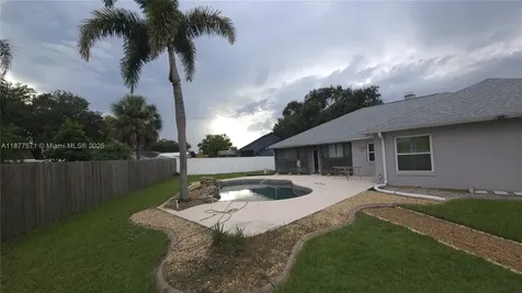 1638 Liggins Avenue Kissimmee FL 34744