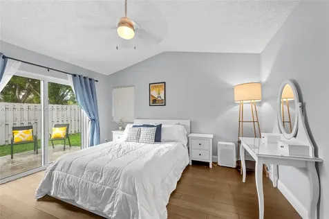 882 San Remo Drive Weston FL 33326