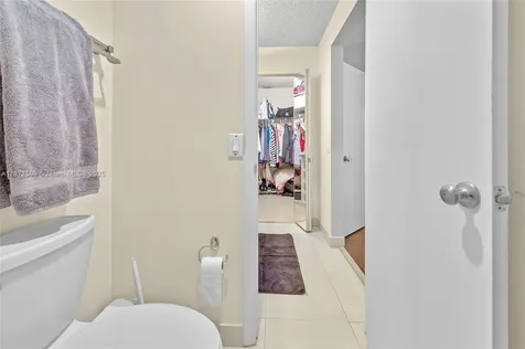 882 San Remo Drive Weston FL 33326