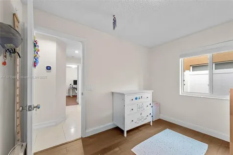 882 San Remo Drive Weston FL 33326